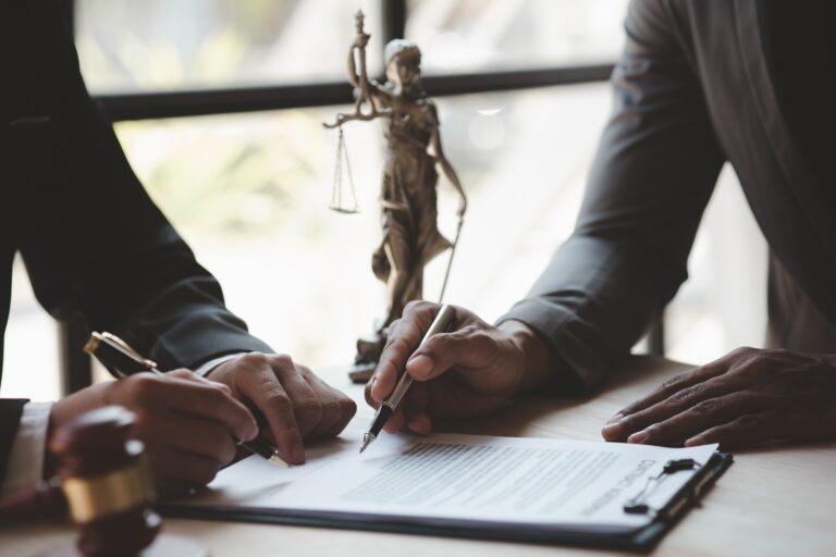 Attorneys or lawyers are advising clients in defamation cases.